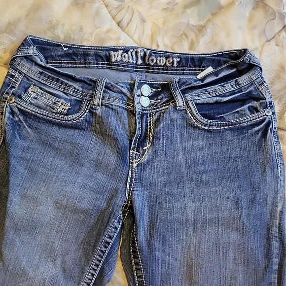 Denim Capri. - Picture 3 of 4